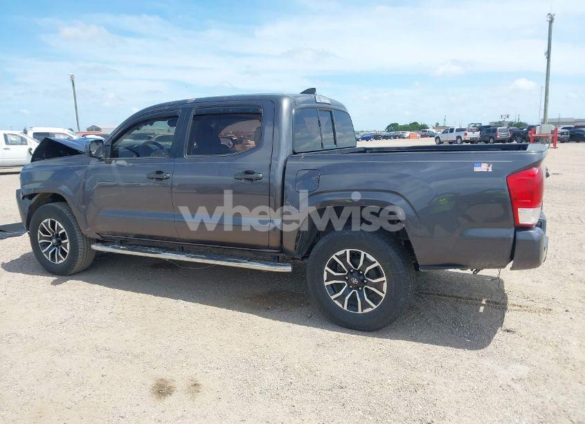Photo 15 of 2018 Toyota Tacoma SR (VIN 5TFAX5GN0JX104673)