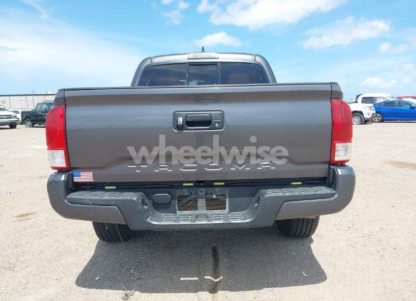 Photo 17 of 2018 Toyota Tacoma SR (VIN 5TFAX5GN0JX104673)