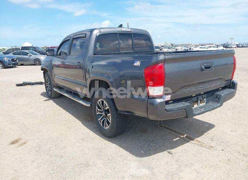 Photo 3 of 2018 Toyota Tacoma SR (VIN 5TFAX5GN0JX104673)