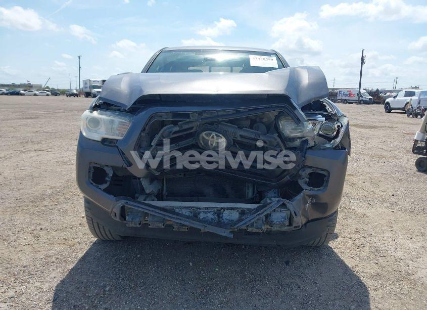 Photo 6 of 2018 Toyota Tacoma SR (VIN 5TFAX5GN0JX104673)