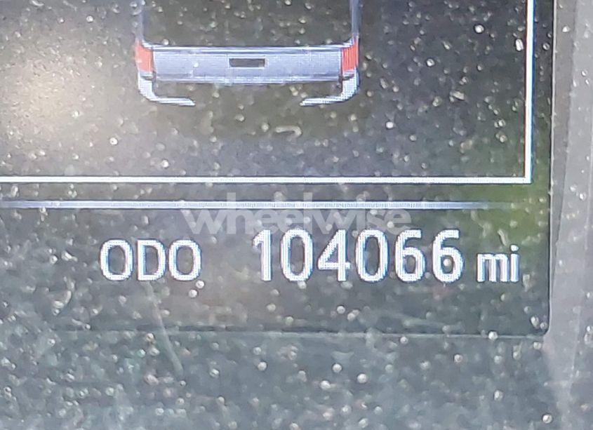 Photo 16 of 2018 Toyota Tacoma SR (VIN 5TFAX5GN0JX132165)