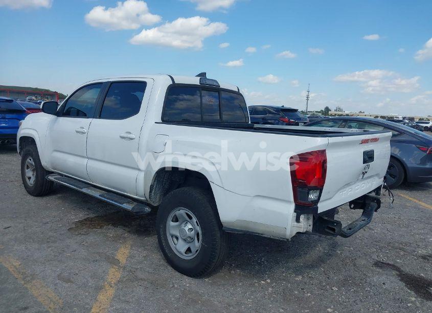 Photo 3 of 2018 Toyota Tacoma SR (VIN 5TFAX5GN0JX132165)