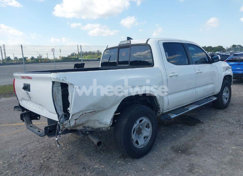 Photo 4 of 2018 Toyota Tacoma SR (VIN 5TFAX5GN0JX132165)
