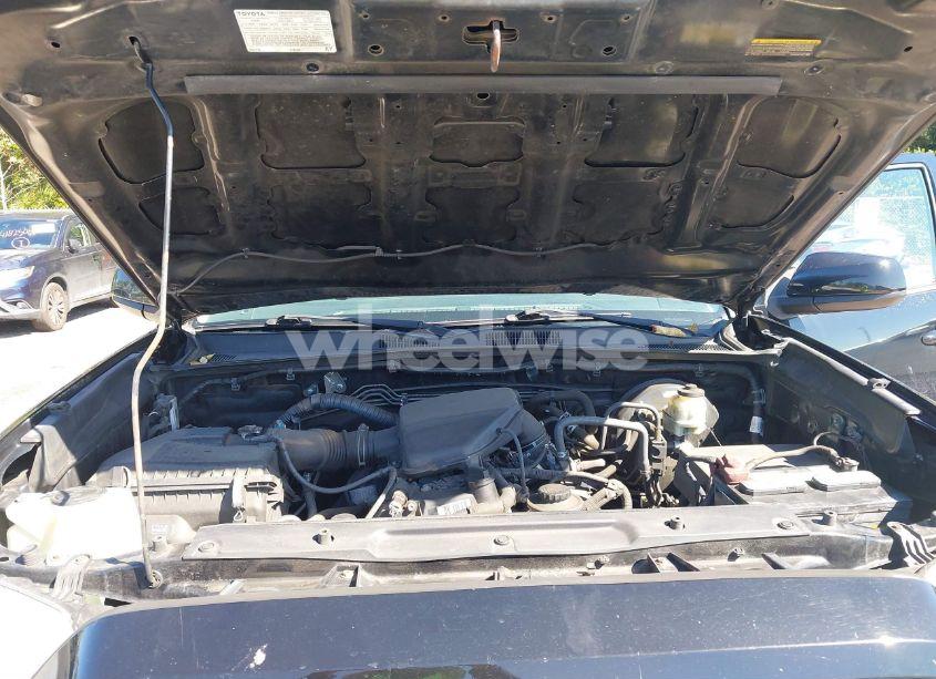 Photo 10 of 2016 Toyota Tacoma SR (VIN 5TFAX5GN1GX055850)
