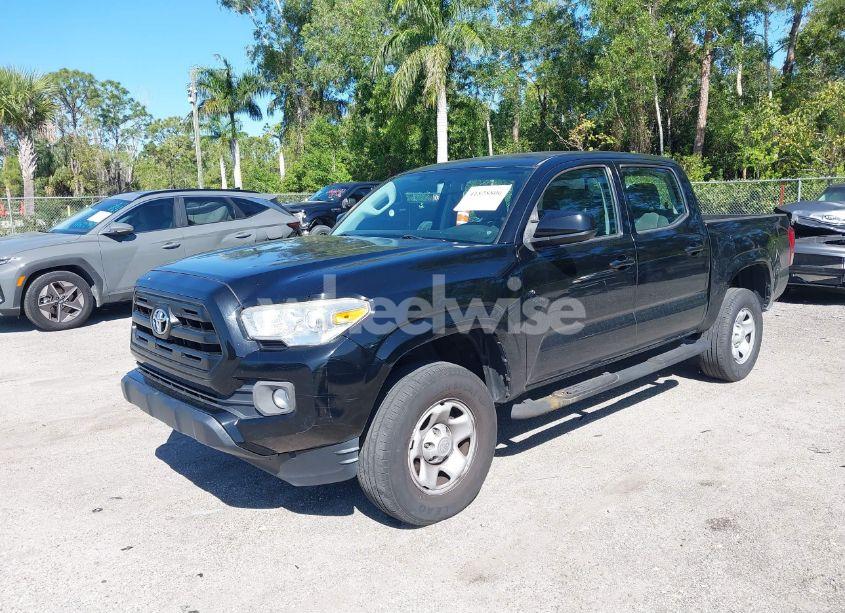 Photo 2 of 2016 Toyota Tacoma SR (VIN 5TFAX5GN1GX055850)