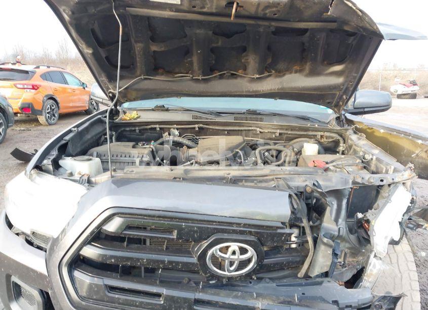 Photo 10 of 2016 Toyota Tacoma SR (VIN 5TFAX5GN1GX056450)