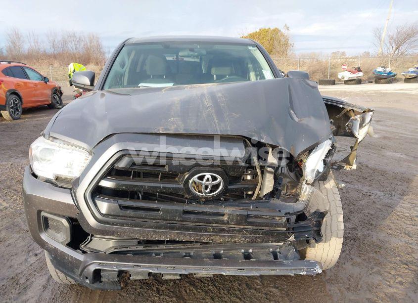 Photo 13 of 2016 Toyota Tacoma SR (VIN 5TFAX5GN1GX056450)