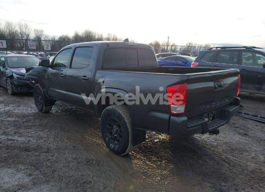 Photo 3 of 2016 Toyota Tacoma SR (VIN 5TFAX5GN1GX056450)