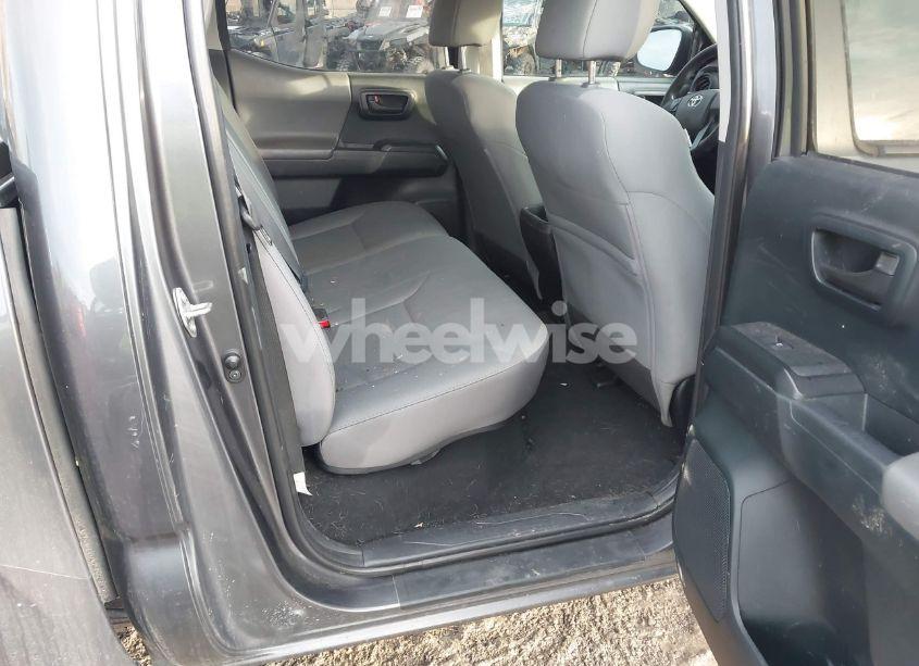 Photo 8 of 2016 Toyota Tacoma SR (VIN 5TFAX5GN1GX056450)