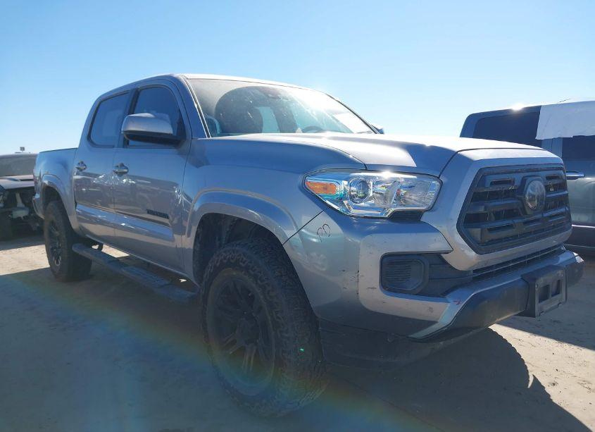 2019 Toyota Tacoma SR (VIN 5TFAX5GN1KX137621) main photo