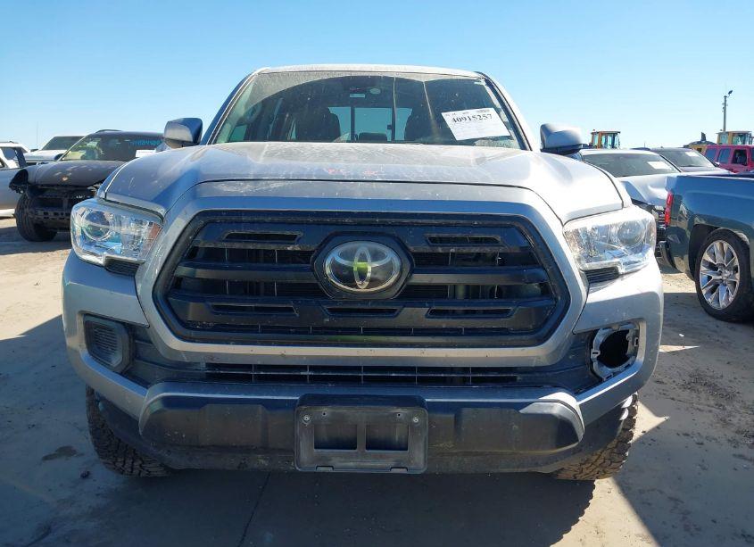 Photo 12 of 2019 Toyota Tacoma SR (VIN 5TFAX5GN1KX137621)