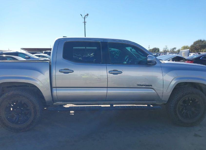 Photo 13 of 2019 Toyota Tacoma SR (VIN 5TFAX5GN1KX137621)