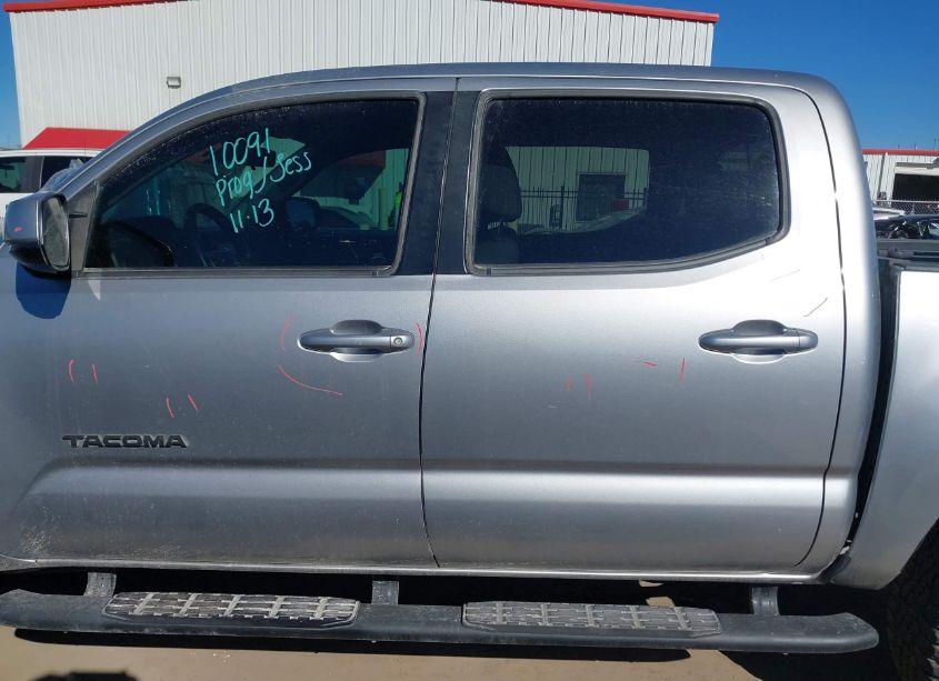 Photo 14 of 2019 Toyota Tacoma SR (VIN 5TFAX5GN1KX137621)
