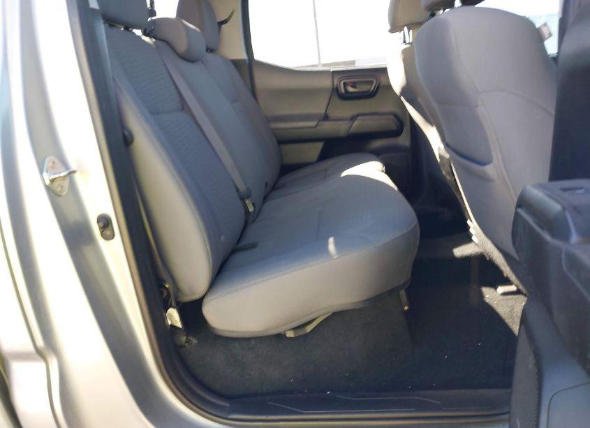 Photo 8 of 2019 Toyota Tacoma SR (VIN 5TFAX5GN1KX137621)