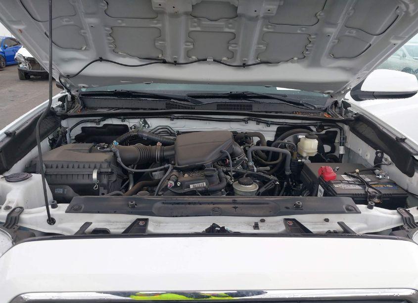 Photo 10 of 2017 Toyota Tacoma SR5 (VIN 5TFAX5GN2HX081665)