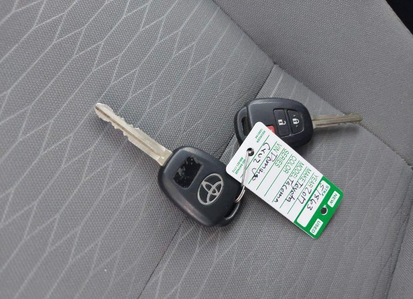 Photo 11 of 2017 Toyota Tacoma SR5 (VIN 5TFAX5GN2HX081665)