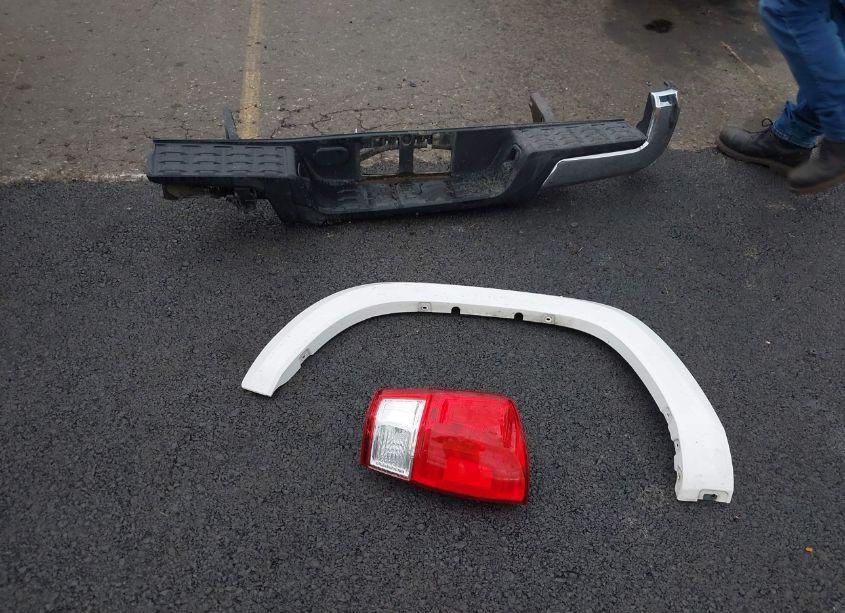 Photo 12 of 2017 Toyota Tacoma SR5 (VIN 5TFAX5GN2HX081665)