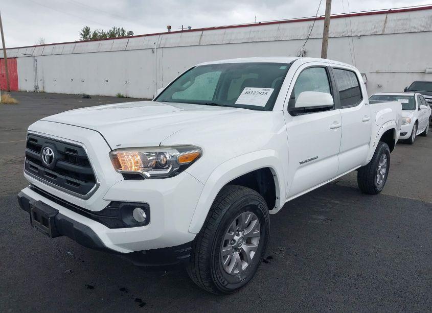 Photo 2 of 2017 Toyota Tacoma SR5 (VIN 5TFAX5GN2HX081665)