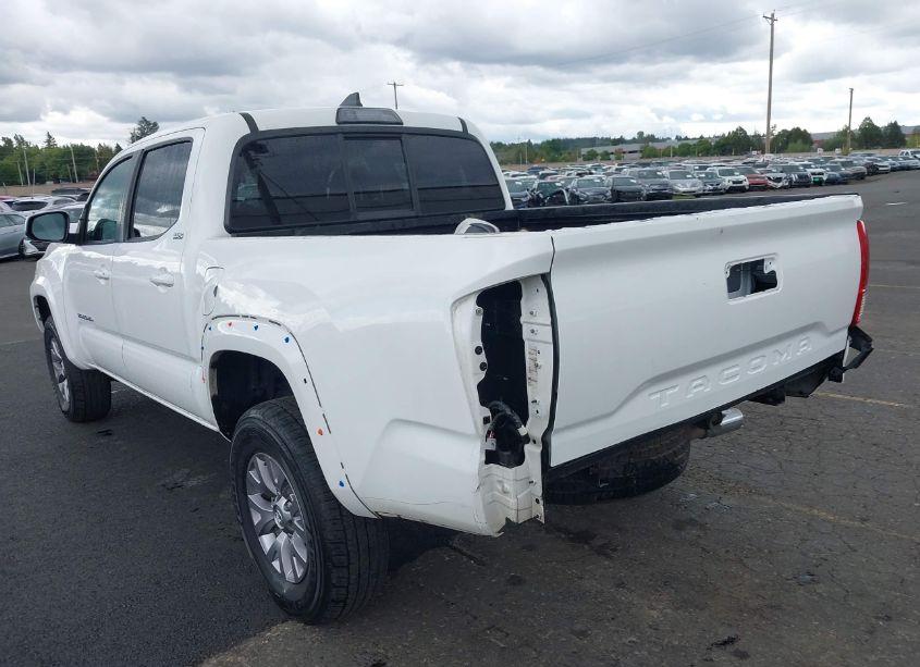 Photo 3 of 2017 Toyota Tacoma SR5 (VIN 5TFAX5GN2HX081665)