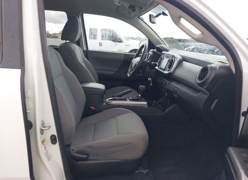 Photo 5 of 2017 Toyota Tacoma SR5 (VIN 5TFAX5GN2HX081665)