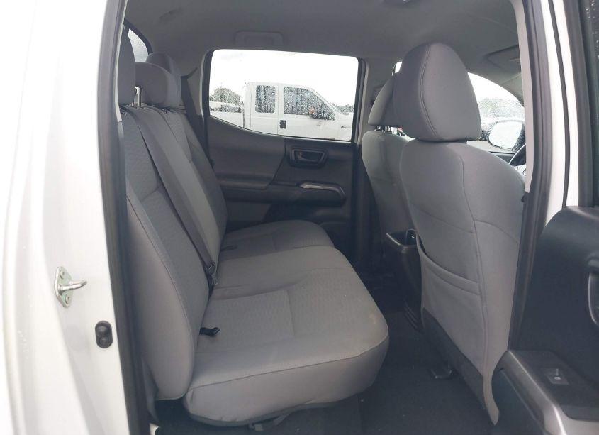 Photo 8 of 2017 Toyota Tacoma SR5 (VIN 5TFAX5GN2HX081665)