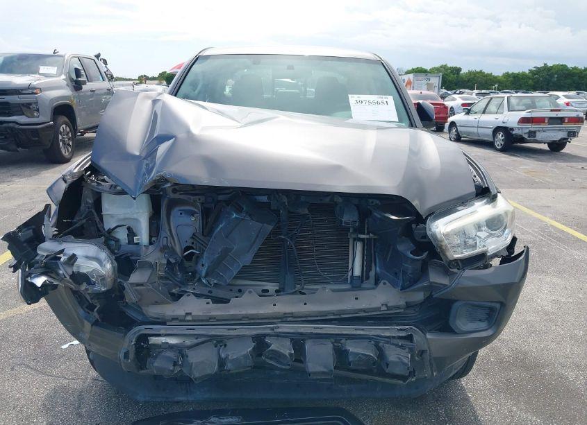 Photo 12 of 2017 Toyota Tacoma SR (VIN 5TFAX5GN2HX090947)