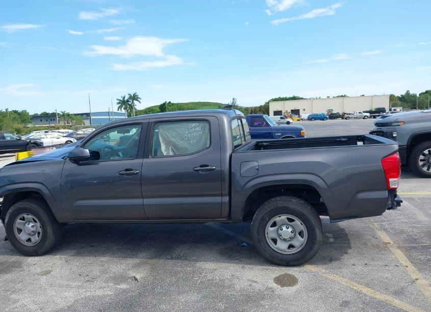 Photo 14 of 2017 Toyota Tacoma SR (VIN 5TFAX5GN2HX090947)