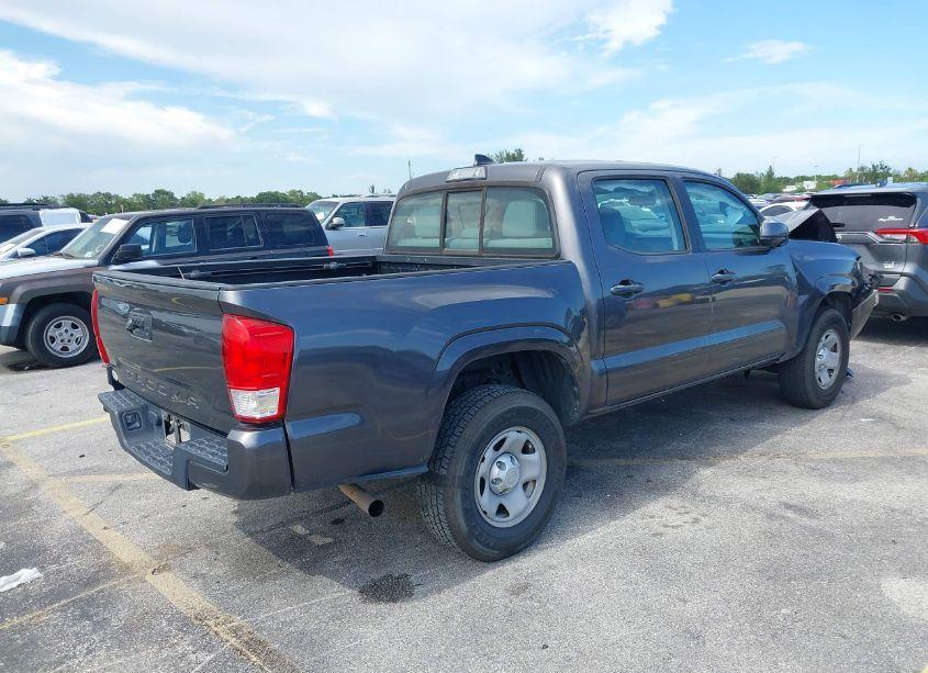 Photo 4 of 2017 Toyota Tacoma SR (VIN 5TFAX5GN2HX090947)