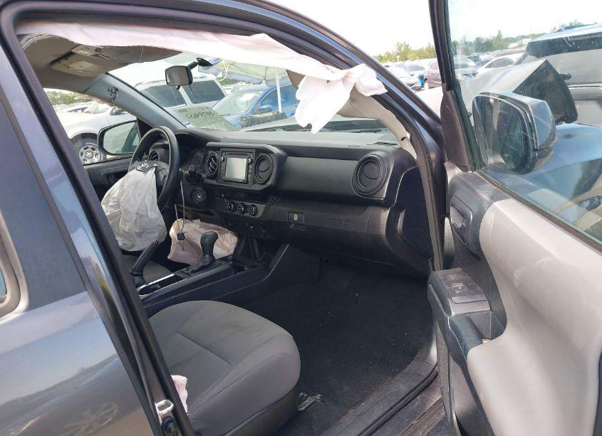 Photo 5 of 2017 Toyota Tacoma SR (VIN 5TFAX5GN2HX090947)