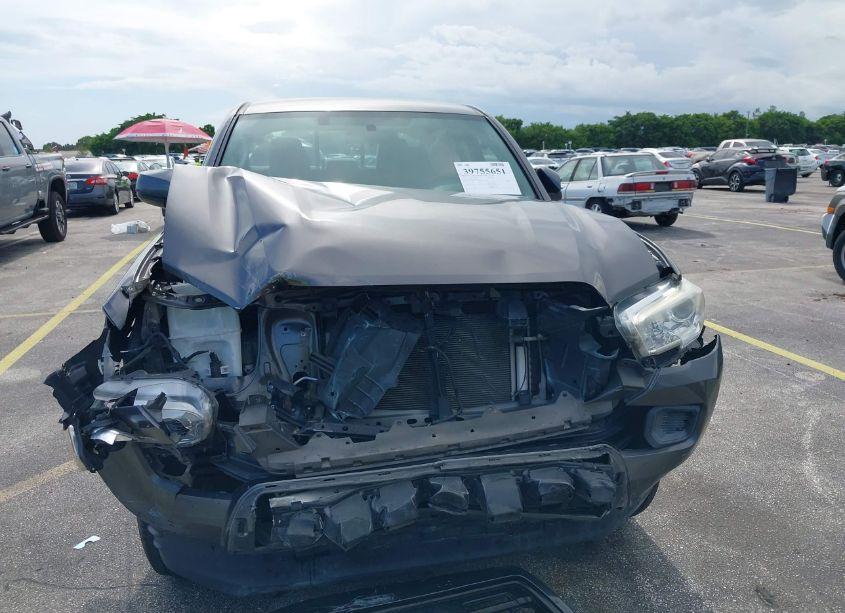 Photo 6 of 2017 Toyota Tacoma SR (VIN 5TFAX5GN2HX090947)