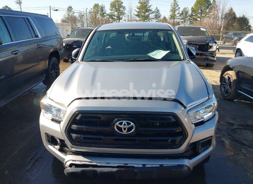 Photo 12 of 2017 Toyota Tacoma SR (VIN 5TFAX5GN2HX096442)