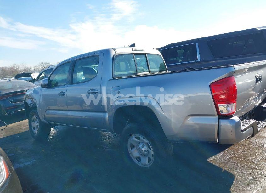 Photo 14 of 2017 Toyota Tacoma SR (VIN 5TFAX5GN2HX096442)