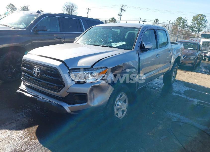 Photo 2 of 2017 Toyota Tacoma SR (VIN 5TFAX5GN2HX096442)