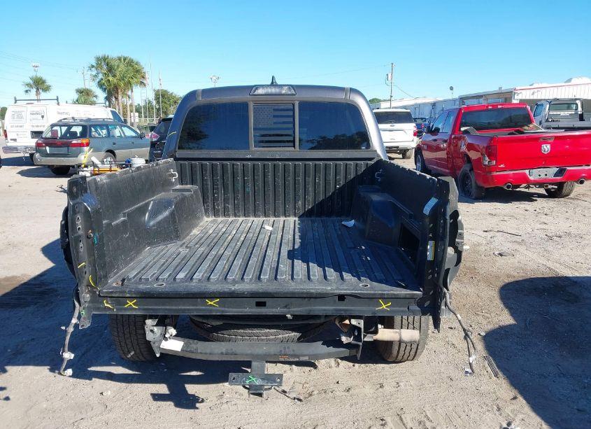 Photo 17 of 2019 Toyota Tacoma SR (VIN 5TFAX5GN2KX152712)