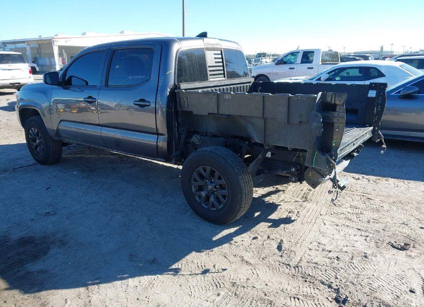 Photo 3 of 2019 Toyota Tacoma SR (VIN 5TFAX5GN2KX152712)