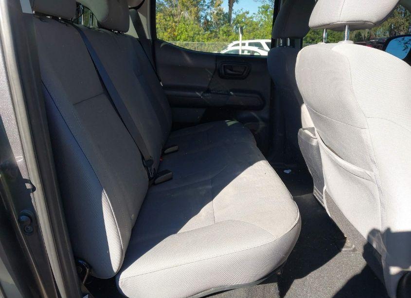 Photo 8 of 2019 Toyota Tacoma SR (VIN 5TFAX5GN2KX152712)