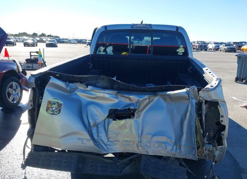 Photo 13 of 2020 Toyota Tacoma SR5 (VIN 5TFAX5GN2LX176669)