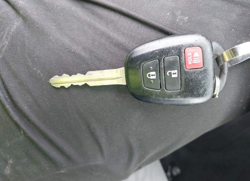 Photo 11 of 2021 Toyota Tacoma SR (VIN 5TFAX5GN2MX190296)