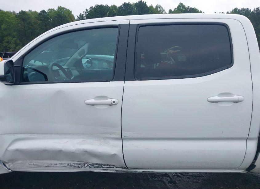 Photo 14 of 2021 Toyota Tacoma SR (VIN 5TFAX5GN2MX190296)