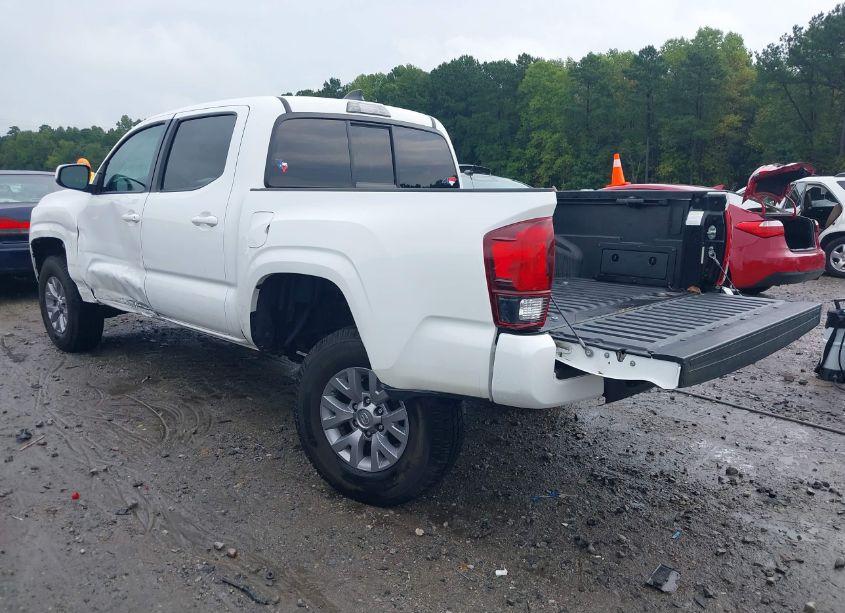 Photo 3 of 2021 Toyota Tacoma SR (VIN 5TFAX5GN2MX190296)