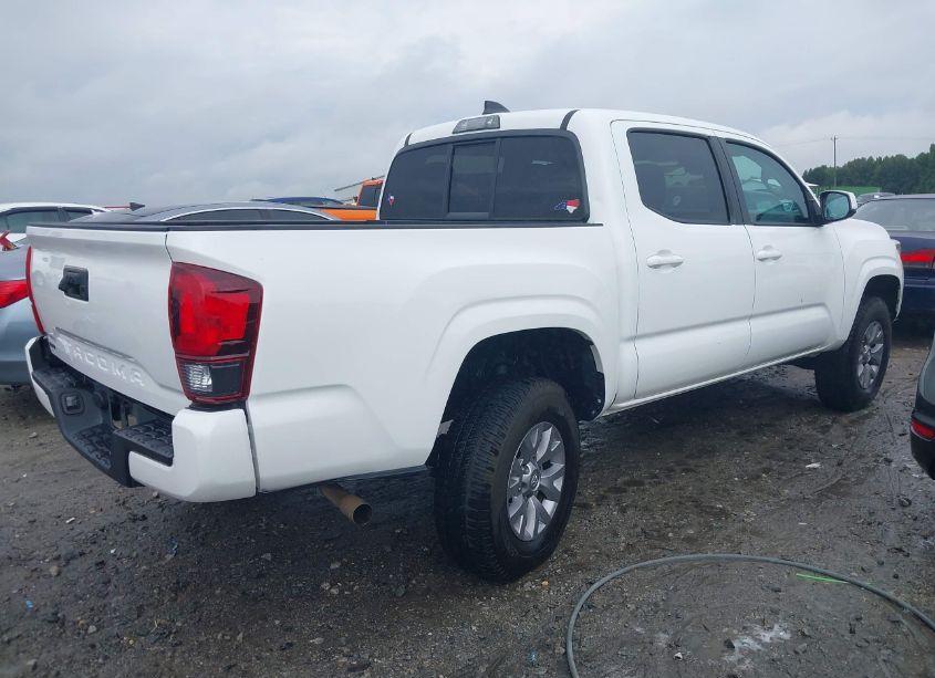 Photo 4 of 2021 Toyota Tacoma SR (VIN 5TFAX5GN2MX190296)