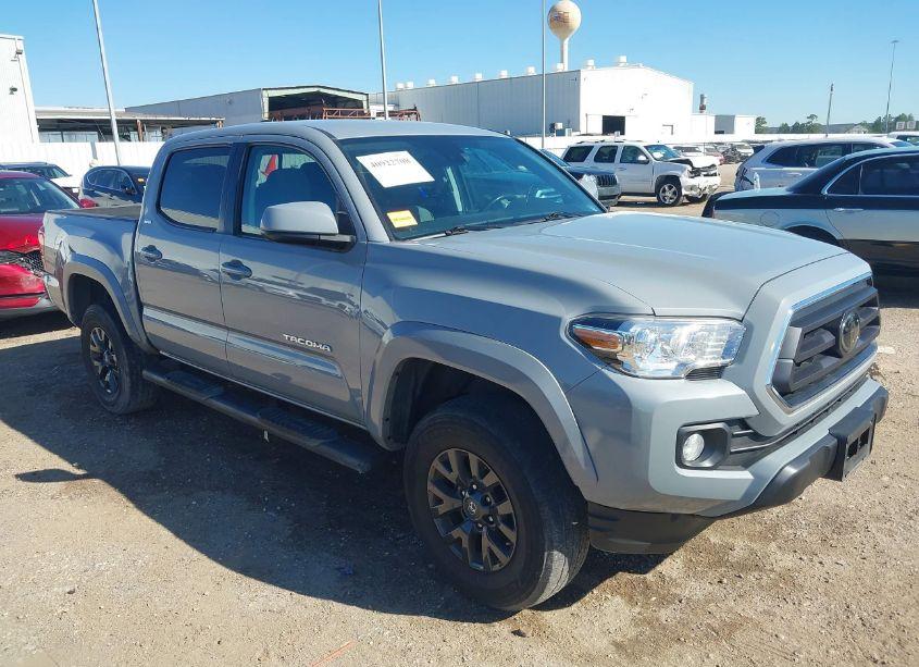 2021 Toyota Tacoma SR5 (VIN 5TFAX5GN2MX192193) main photo