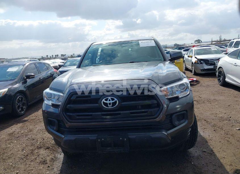 Photo 13 of 2016 Toyota Tacoma DOUBLE CAB/SR/SR5 (VIN 5TFAX5GN4GX070617)