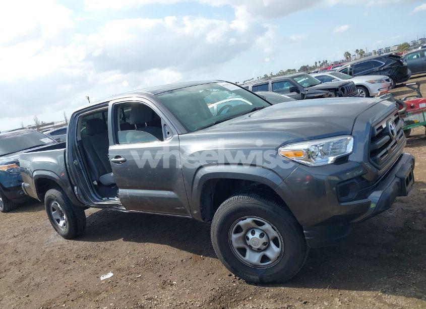 Photo 14 of 2016 Toyota Tacoma DOUBLE CAB/SR/SR5 (VIN 5TFAX5GN4GX070617)