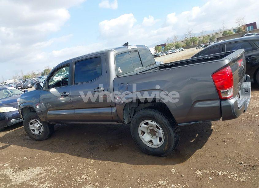 Photo 15 of 2016 Toyota Tacoma DOUBLE CAB/SR/SR5 (VIN 5TFAX5GN4GX070617)