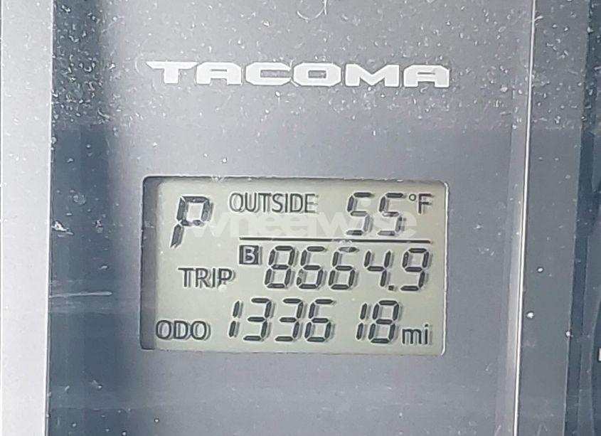 Photo 16 of 2016 Toyota Tacoma DOUBLE CAB/SR/SR5 (VIN 5TFAX5GN4GX070617)