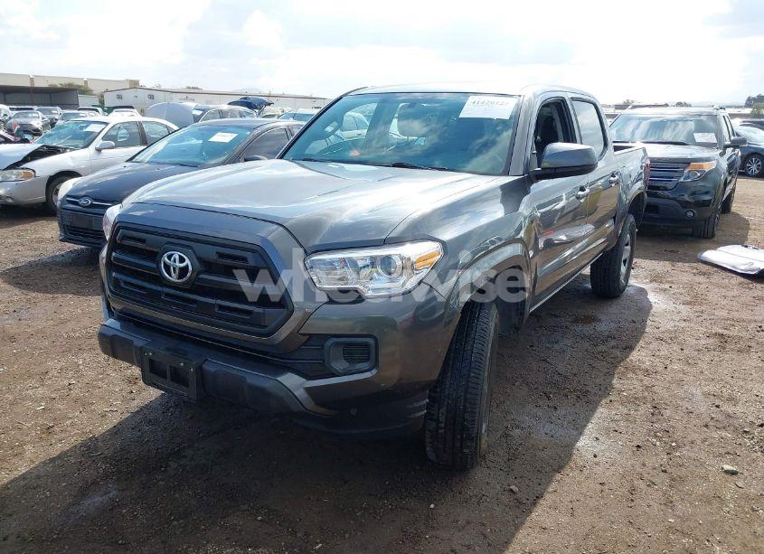 Photo 2 of 2016 Toyota Tacoma DOUBLE CAB/SR/SR5 (VIN 5TFAX5GN4GX070617)