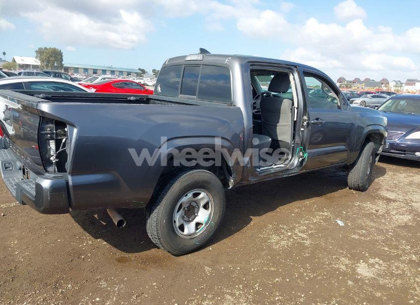 Photo 6 of 2016 Toyota Tacoma DOUBLE CAB/SR/SR5 (VIN 5TFAX5GN4GX070617)