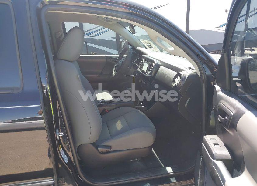 Photo 5 of 2017 Toyota Tacoma SR (VIN 5TFAX5GN4HX094952)