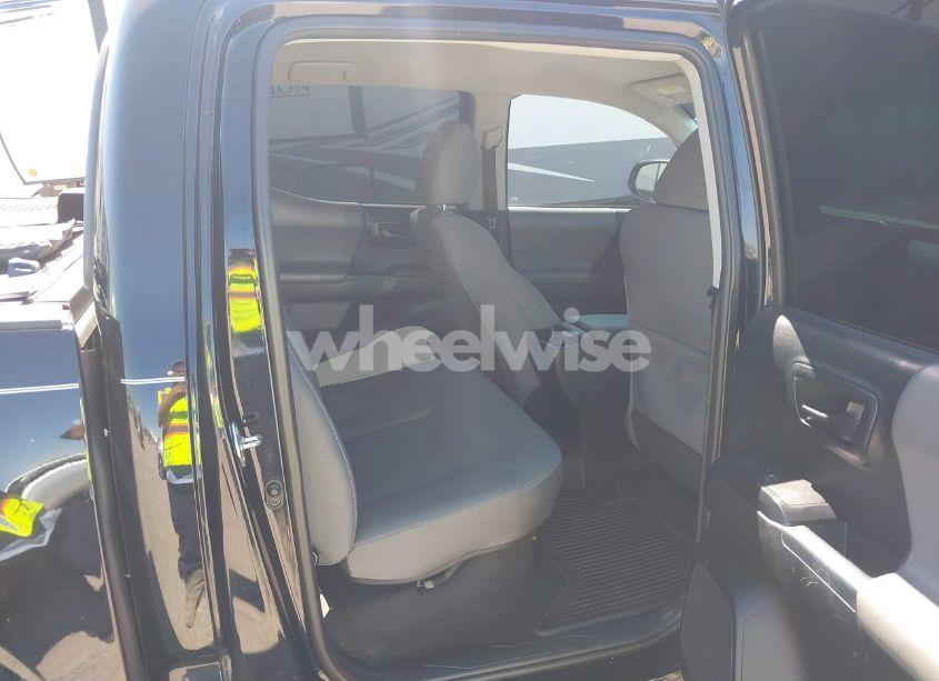 Photo 8 of 2017 Toyota Tacoma SR (VIN 5TFAX5GN4HX094952)